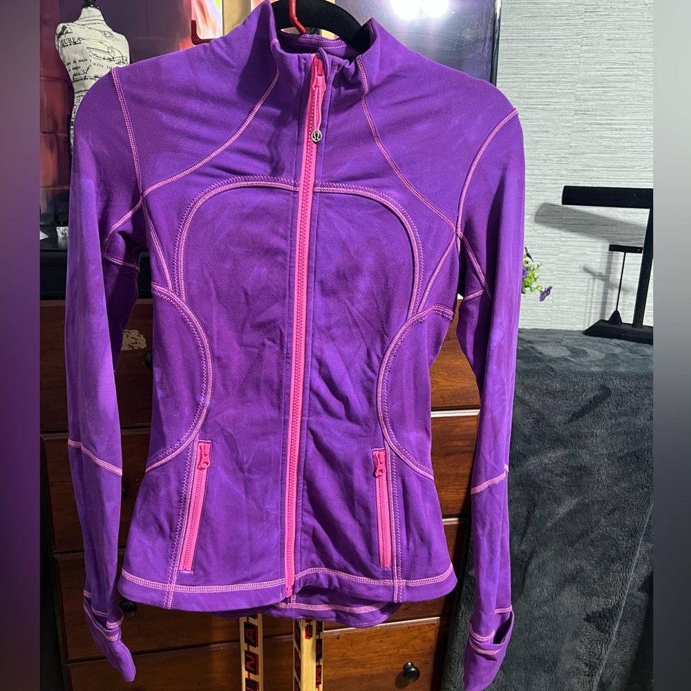 29. Lululemon athletica Purple and Pink vintage define jacket!